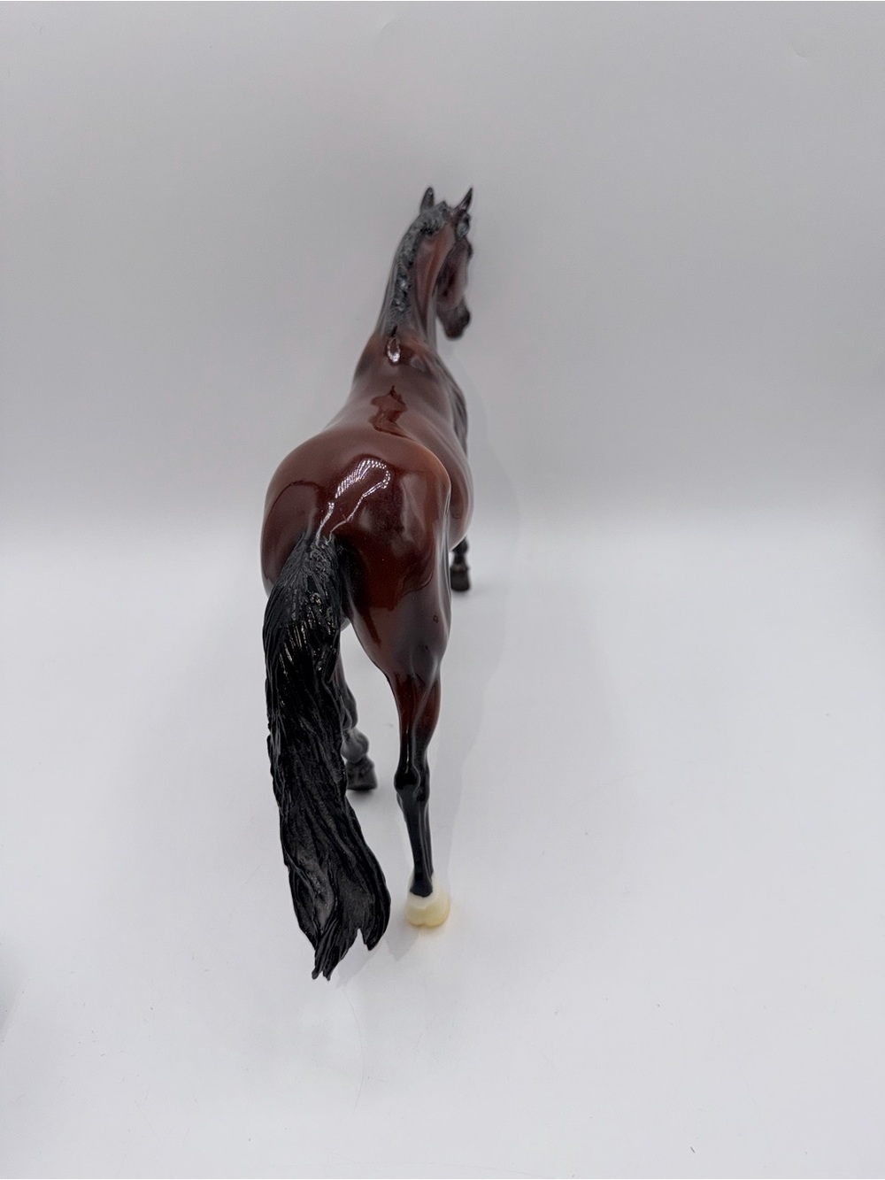 Breyer GG Valentine Horse - Glossy - Picture 2 of 10